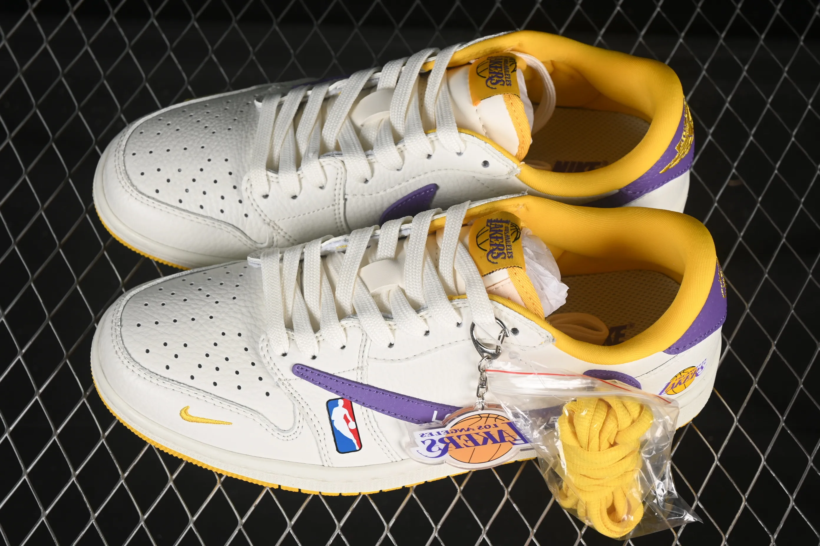 All categories Air Jordan Jordan series basketball shoes Air Jordan 1 Low high-end customized low-top sneakers Travis Scott x Fragment Design x Air Jordan 1 Low OG SP AJ1 joint model low-top cultural casual sneakers SC9207-027
